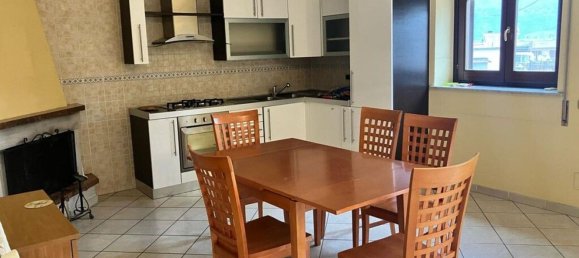 5 rooms Apartment in Priverno, Italy No. 74288 4