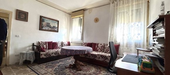 2 bedrooms Apartment in Sassuolo, Italy No. 323385 3