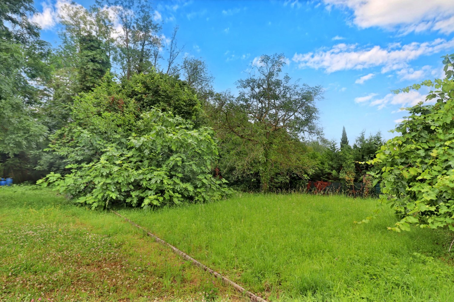  Land in Saint-Andre-les-Vergers, France No. 154791