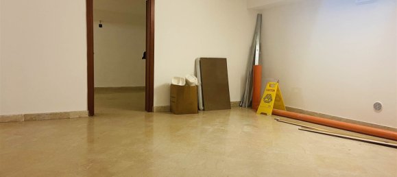 8-salle Propriété commerciale à Palermo, Italy No. 44229 35