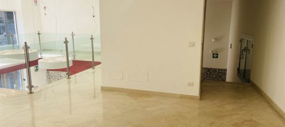 8-salle Propriété commerciale à Palermo, Italy No. 44229 14