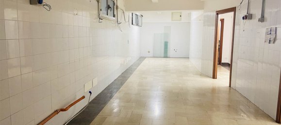 8-salle Propriété commerciale à Palermo, Italy No. 44229 24