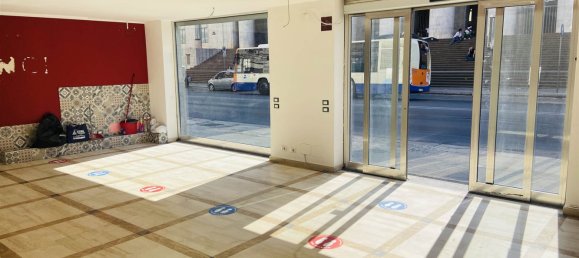 8-salle Propriété commerciale à Palermo, Italy No. 44229 2