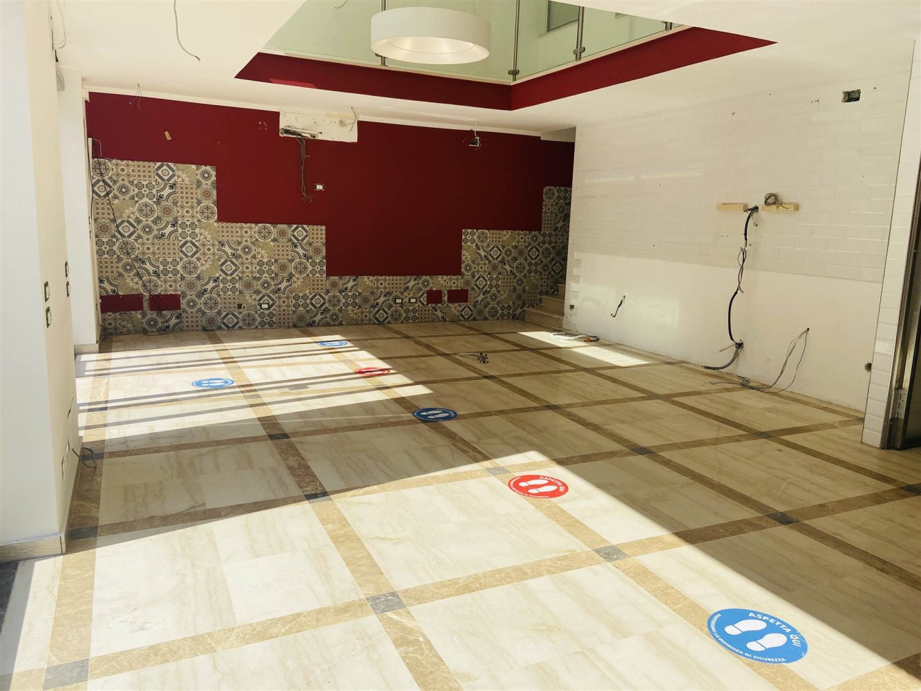 8-salle Propriété commerciale à Palermo, Italy No. 44229