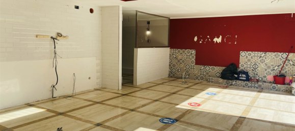 8-salle Propriété commerciale à Palermo, Italy No. 44229 3