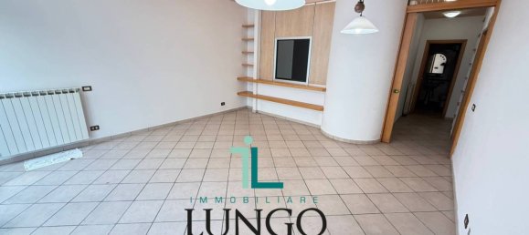 3 rooms Commercial property in Latina, Italy No. 144436 2