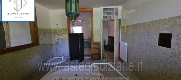 8 rooms Apartment in Rome, Italy No. 222799 6