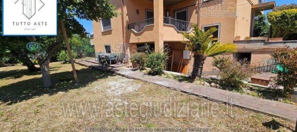 8 rooms Apartment in Rome, Italy No. 222799 15