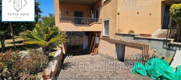 8 rooms Apartment in Rome, Italy No. 222799 14