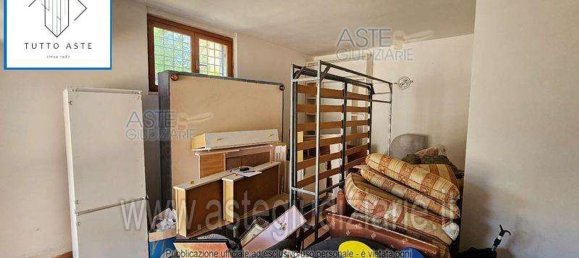 8 rooms Apartment in Rome, Italy No. 222799 4