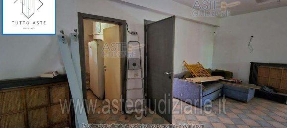 8 rooms Apartment in Rome, Italy No. 222799 18