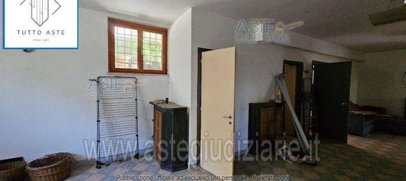 8 rooms Apartment in Rome, Italy No. 222799 10