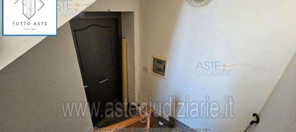 8 rooms Apartment in Rome, Italy No. 222799 17