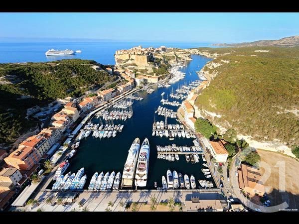 Apartamento de 3 dormitorios en Bonifacio, France No. 94794