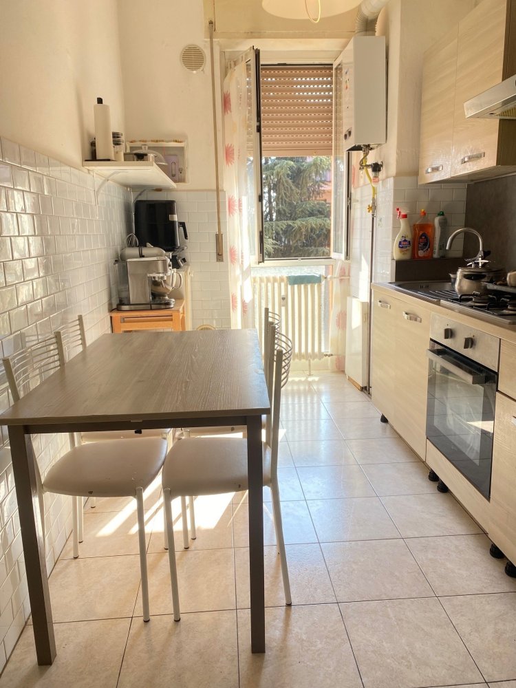 2-salle Appartement à Monza, Italy No. 55347