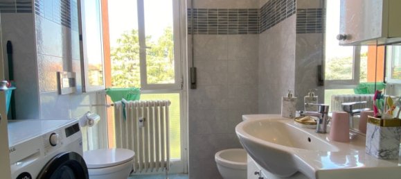 2-salle Appartement à Monza, Italy No. 55347 4