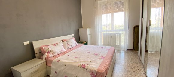 2-salle Appartement à Monza, Italy No. 55347 3