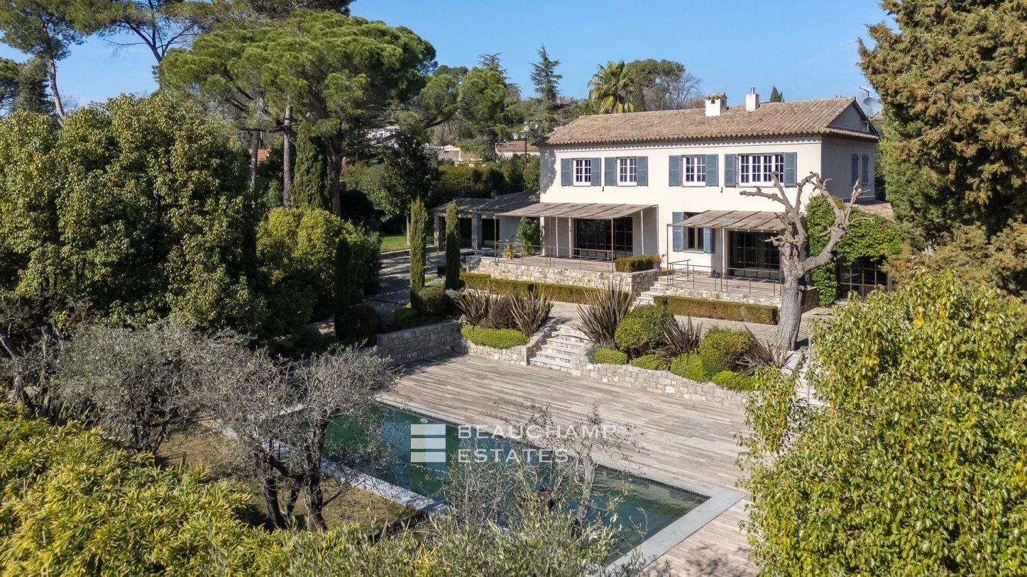 4 bedrooms Villa in Mougins, France No. 291844