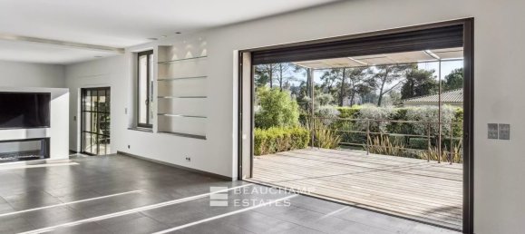 4 bedrooms Villa in Mougins, France No. 291844 3