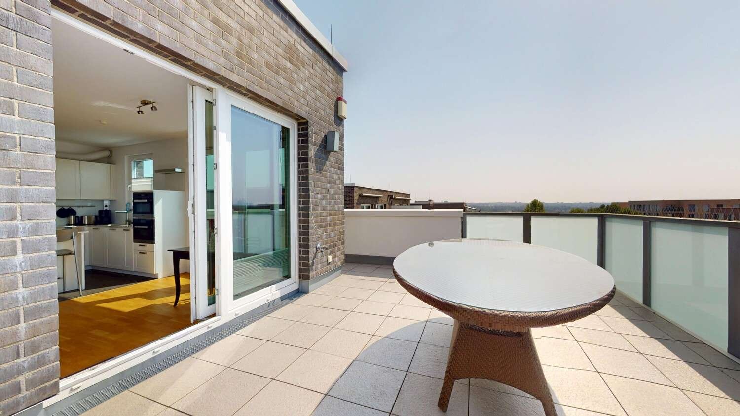 2 bedrooms Penthouse in Frankfurt am Main, Germany No. 269729