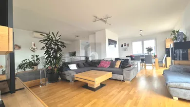 4غرفة شقة في Schwechat, Austria رقم 208194