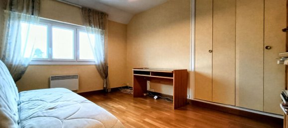 Casa de 4 dormitorios en Mainvilliers, France No. 218218 3