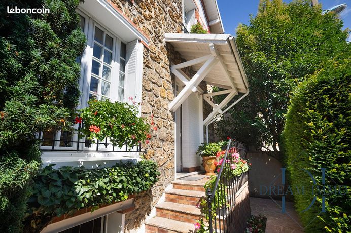 Casa de 3 dormitorios en Noisy-le-Sec, France No. 359367