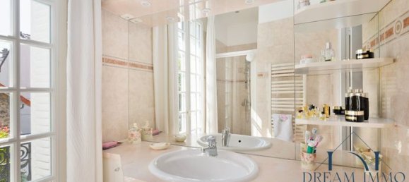 Casa de 3 dormitorios en Noisy-le-Sec, France No. 359367 9