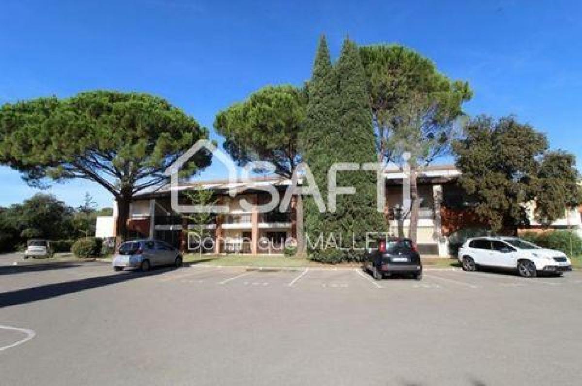 Studio in Nimes, France No. 34428