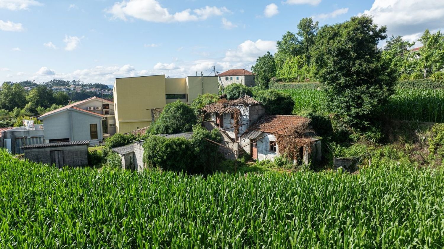 5 bedrooms House in Guimaraes, Portugal No. 170004