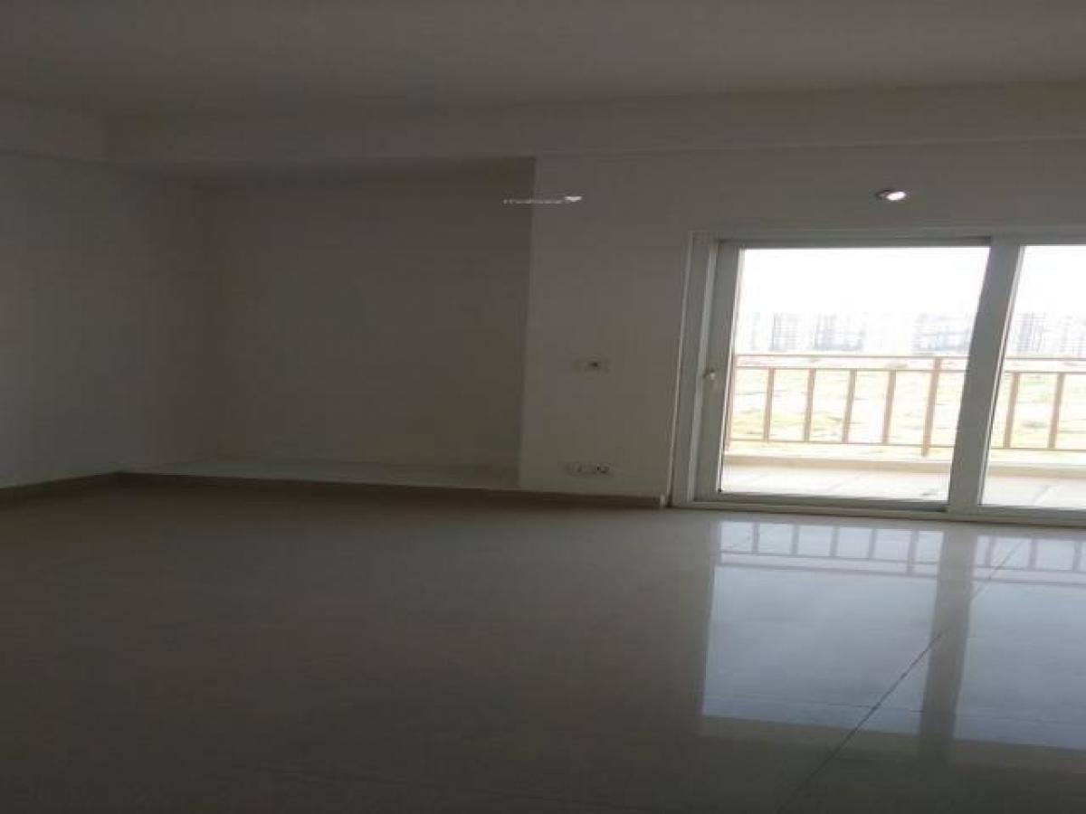 Дом с 3 спальнями в Нойда, Индия № 20290