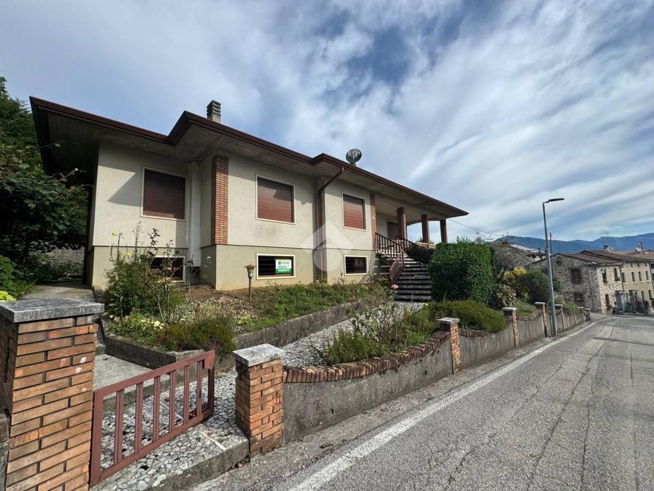 5 rooms Villa in San Vito di Leguzzano, Italy No. 291979