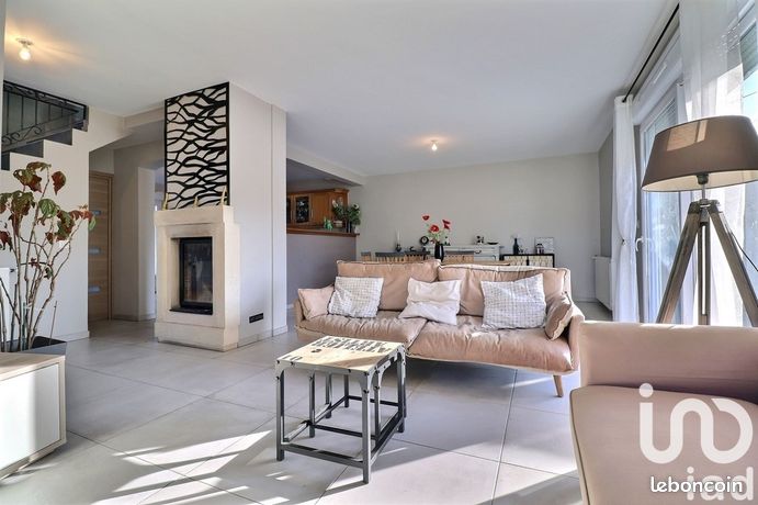 5 bedrooms House in Gretz-Armainvilliers, France No. 282145