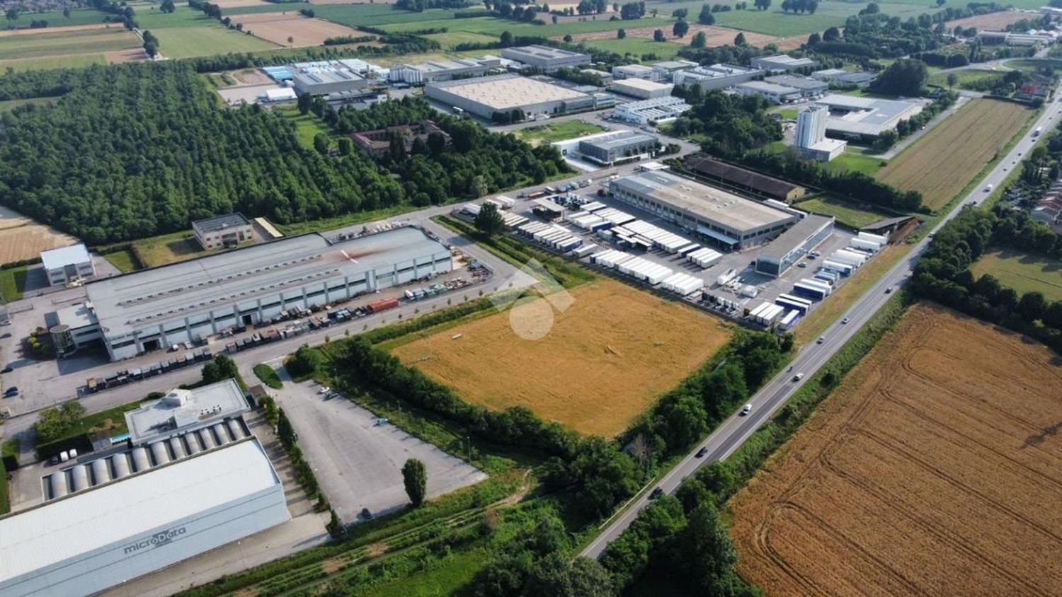 Grundstück in Gadesco Pieve Delmona, Italy 4400m², Nr. 169731