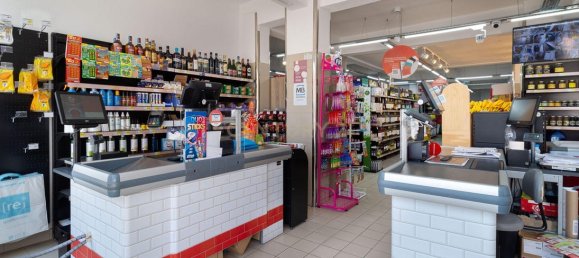 219m² Commercial property in Corroios, Portugal No. 242466 5