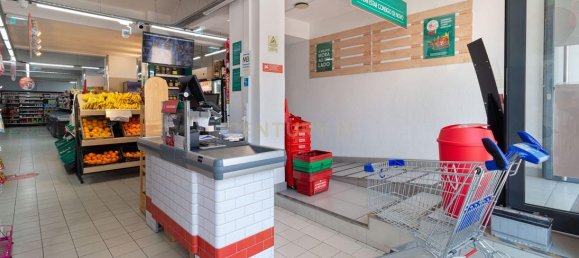 219m² Commercial property in Corroios, Portugal No. 242466 3