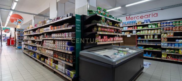 219m² Commercial property in Corroios, Portugal No. 242466 8