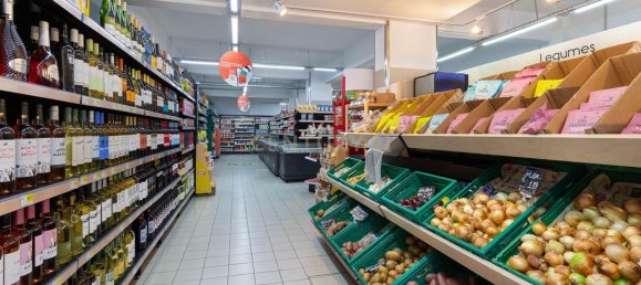 219m² Commercial property in Corroios, Portugal No. 242466 11