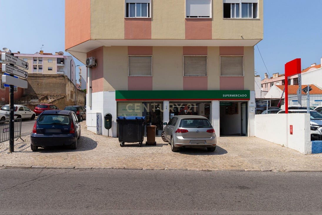 219m² Commercial property in Corroios, Portugal No. 242466