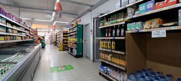 219m² Commercial property in Corroios, Portugal No. 242466 10