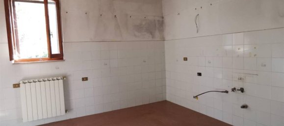 Дом с 7 комнатами в Кортона, Италия № 155013 12