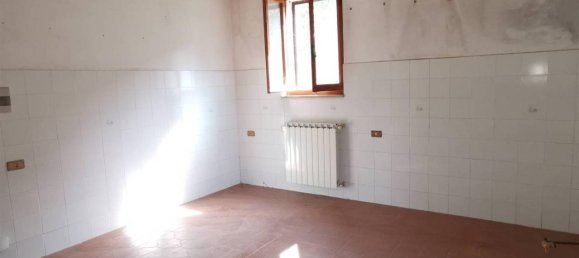 Дом с 7 комнатами в Кортона, Италия № 155013 11