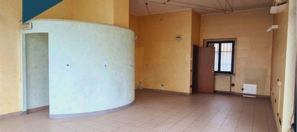 56m² Commercial property in Piacenza, Italy No. 75256 7