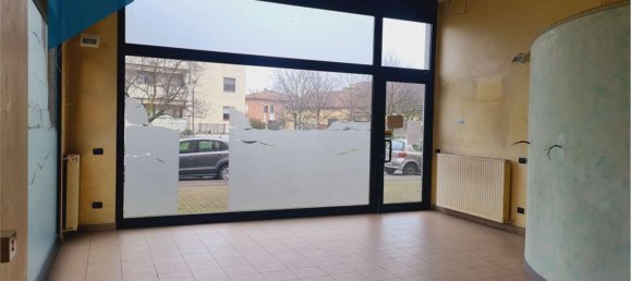 56m² Commercial property in Piacenza, Italy No. 75256 5