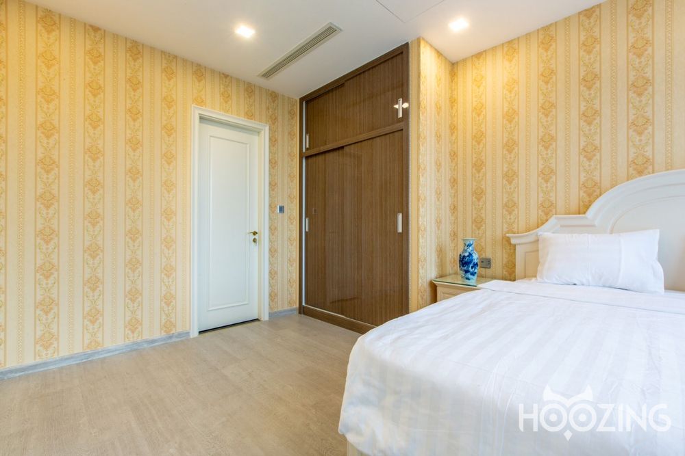 3 bedrooms Apartment in District 1, Vietnam No. 18266