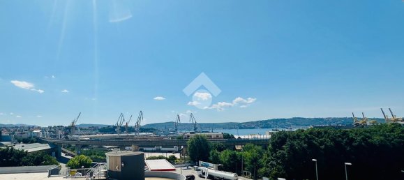 2 bedrooms Apartment in Trieste, Italy No. 310079 2