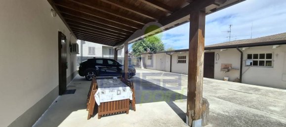 4 bedrooms House in Castelnuovo Bocca d'Adda, Italy No. 324850 4