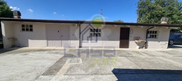 4 bedrooms House in Castelnuovo Bocca d'Adda, Italy No. 324850 10