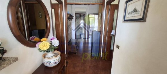 4 bedrooms House in Castelnuovo Bocca d'Adda, Italy No. 324850 13