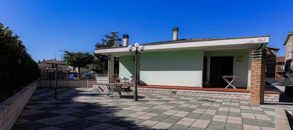 5 Schlafzimmer Villa in Gallese, Italy, Nr. 331847 48